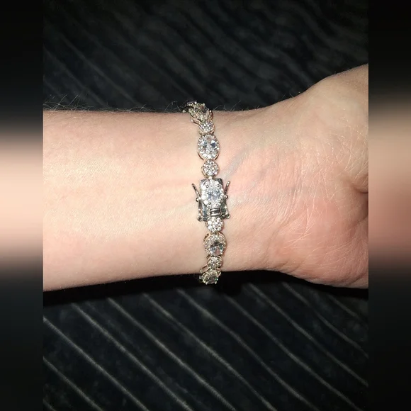 🐎Beautiful JTV Silver Tennis Bracelet 6.5" - Picture 4 of 4